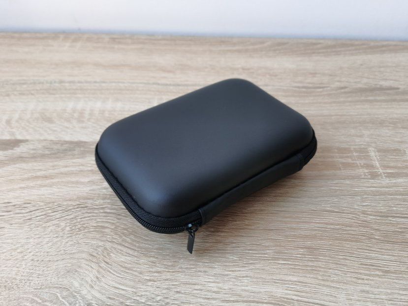 Dischi rigidi: Hardcase für 2,5" SSD & Harddisk & Kabel / Tasche / Etui / – Nuovo e nell'imballaggio originale da Uster venduto da -FPS- 8