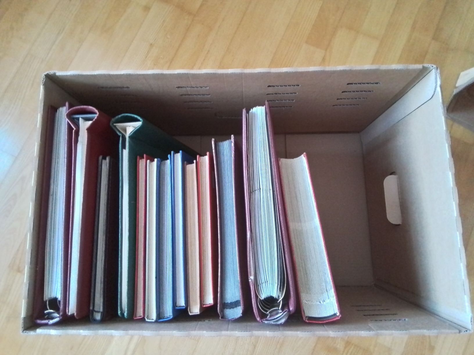 Album: Briefmarkenalben leer – Usato da Tuttwil venduto da Habicht931 1