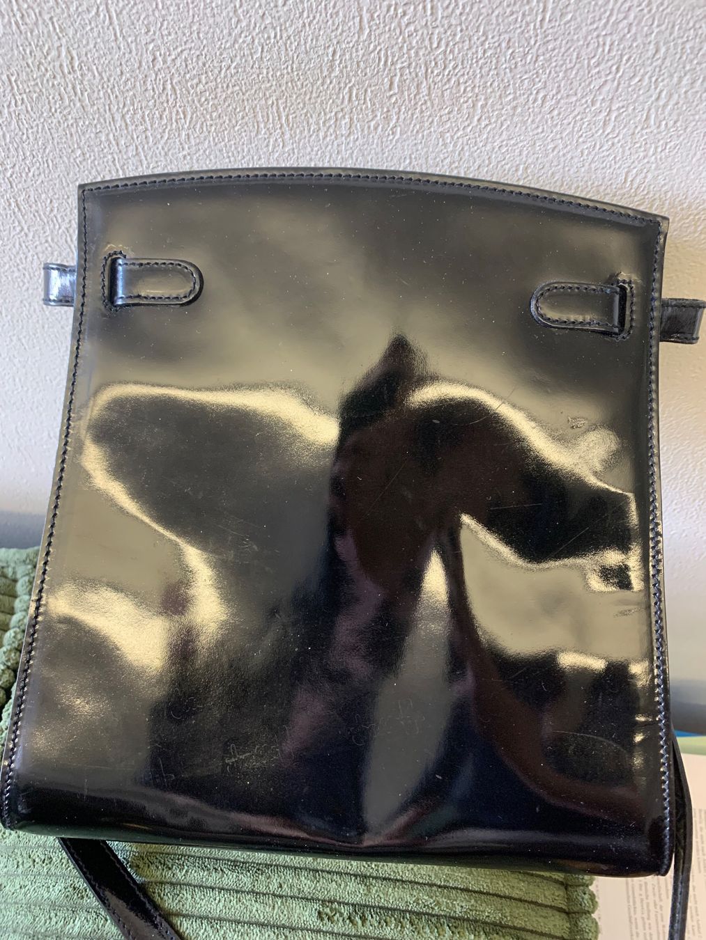 Taschen für Damen: Bally Lack und Leder Tasche in Schwarz – Gebraucht aus Winterthur von Compiorg 3