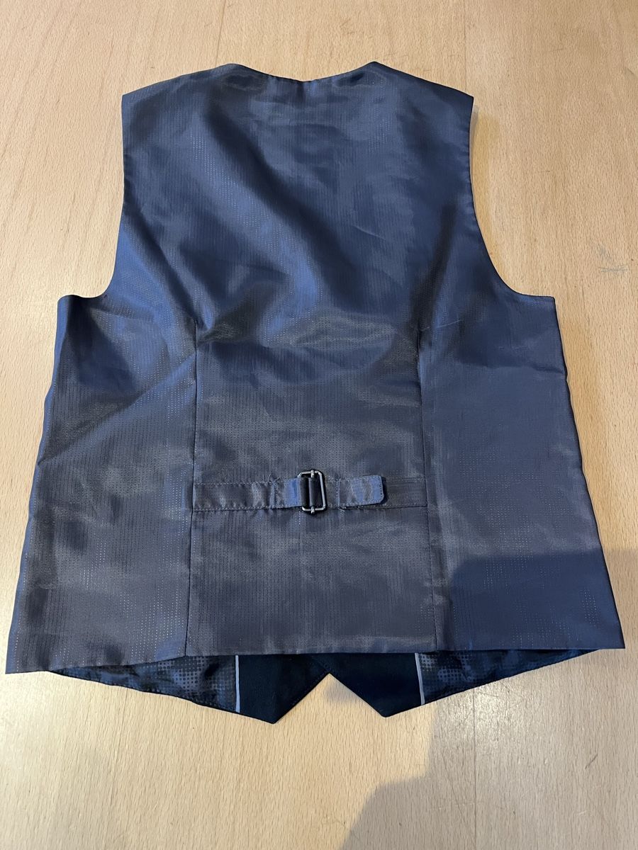 Next Lotti & Set di vestiti: Festliches Kleiderpaket Jungs Grösse 134 – Usato da S. Carlo GR venduto da sassalb 3