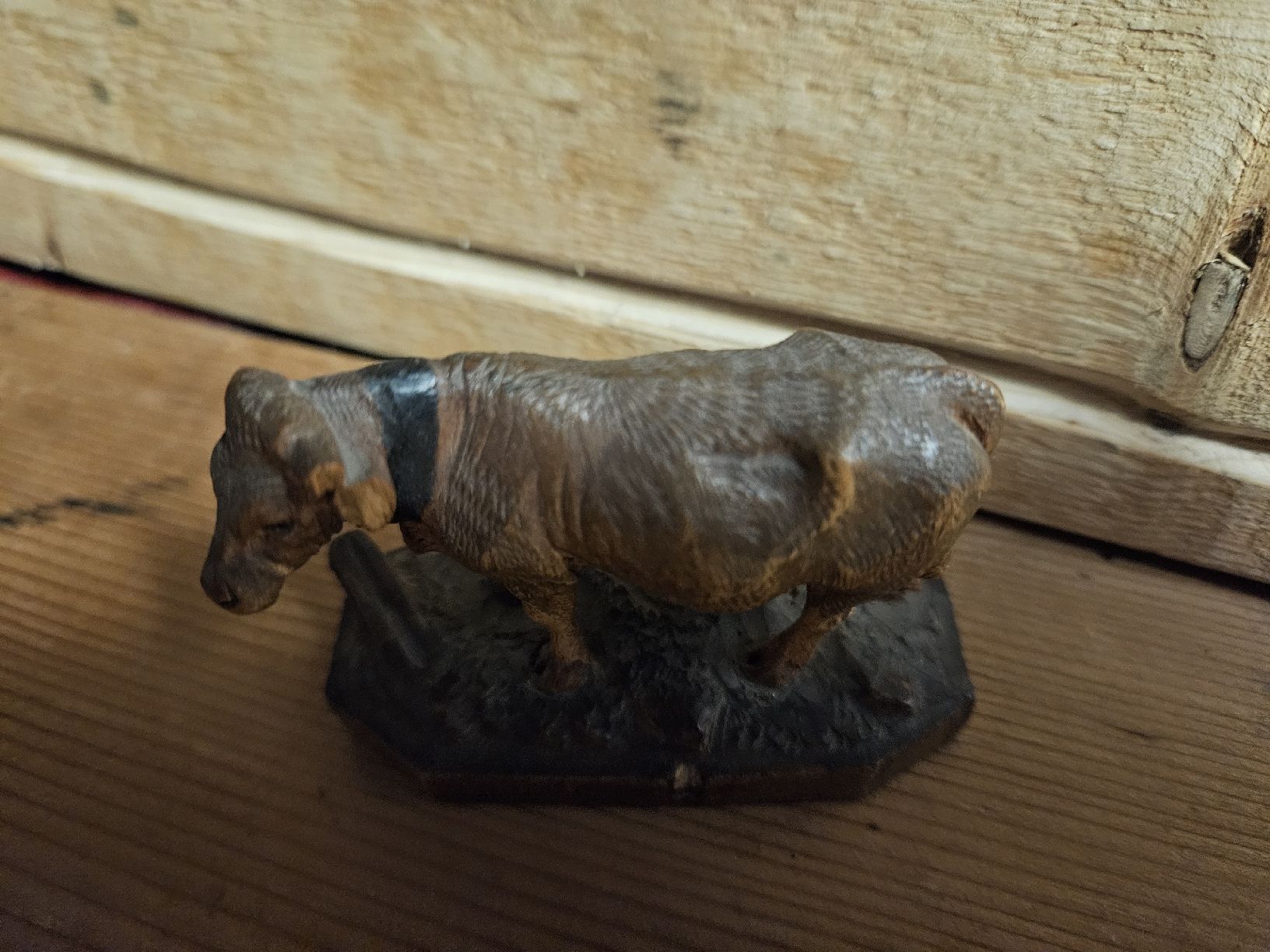 Sculture & Statue: skulptur zuoz brienz antik – Difettoso da Schwellbrunn venduto da Jaguarpanter 1