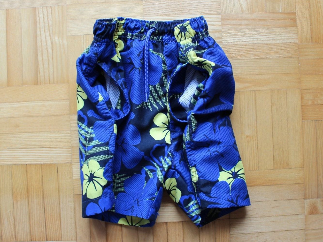 Hosen: Badehose/Short kurze Hose in 110 als Briefpost – Gebraucht aus Walliswil-Nbipp von Speer516 1