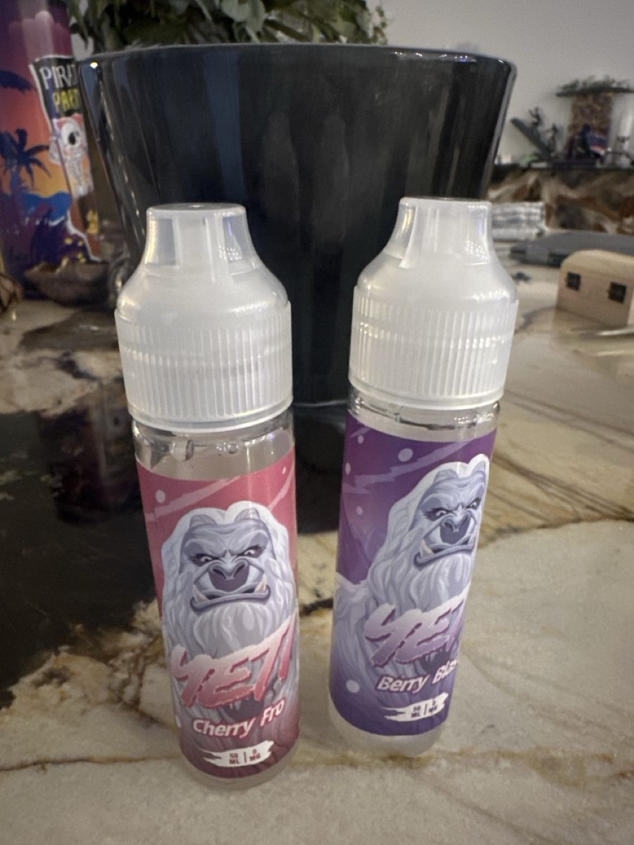 Autres tabacs: 2 liquids e-Zigaretten yeti berry blast und cherry pro – Neuf avec emballage d'origine à Rothrist par anitunia2010