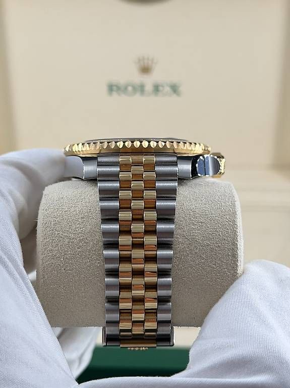 Rolex Orologi: Rolex GMT-Master 2 - Zombie - 2024 – Usato da Schindellegi venduto da SchLux 2