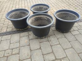 Blumentöpfe 4 Stk. schwarz Kunststoff Ø 50cm gebraucht
