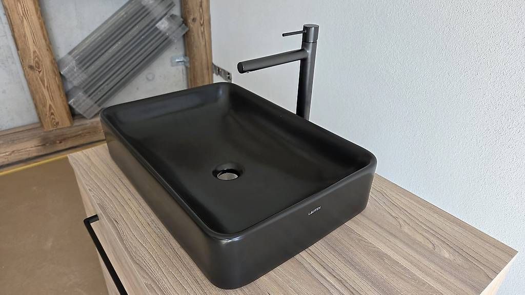 Laufen Mobili per bagno: Richner-Badmöbel mit schwarzem Designer-Aufsatzwaschtisch – Nuovo e nell'imballaggio originale da schaffhausen venduto da hohberg30 1