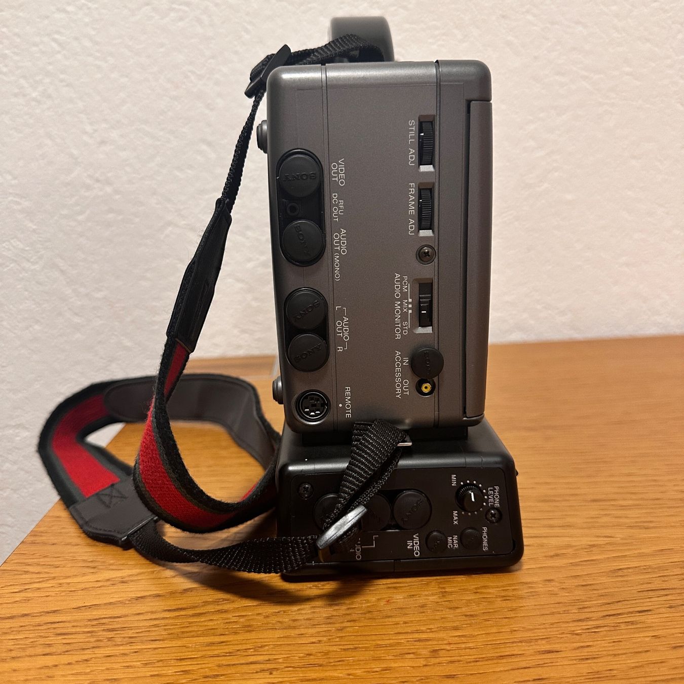 Sony Videocamere: Sony CCD-V200E Video8 Pro Camcorder – Usato da affoltern am albis venduto da bakee 3