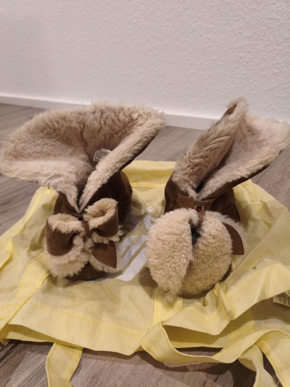 Ugg Scarpe da donna: Scarpa UGG – Usato da Bioggio venduto da OresteIronix 3