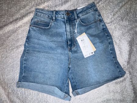 Short VILA neuf gr. 34 (XS)