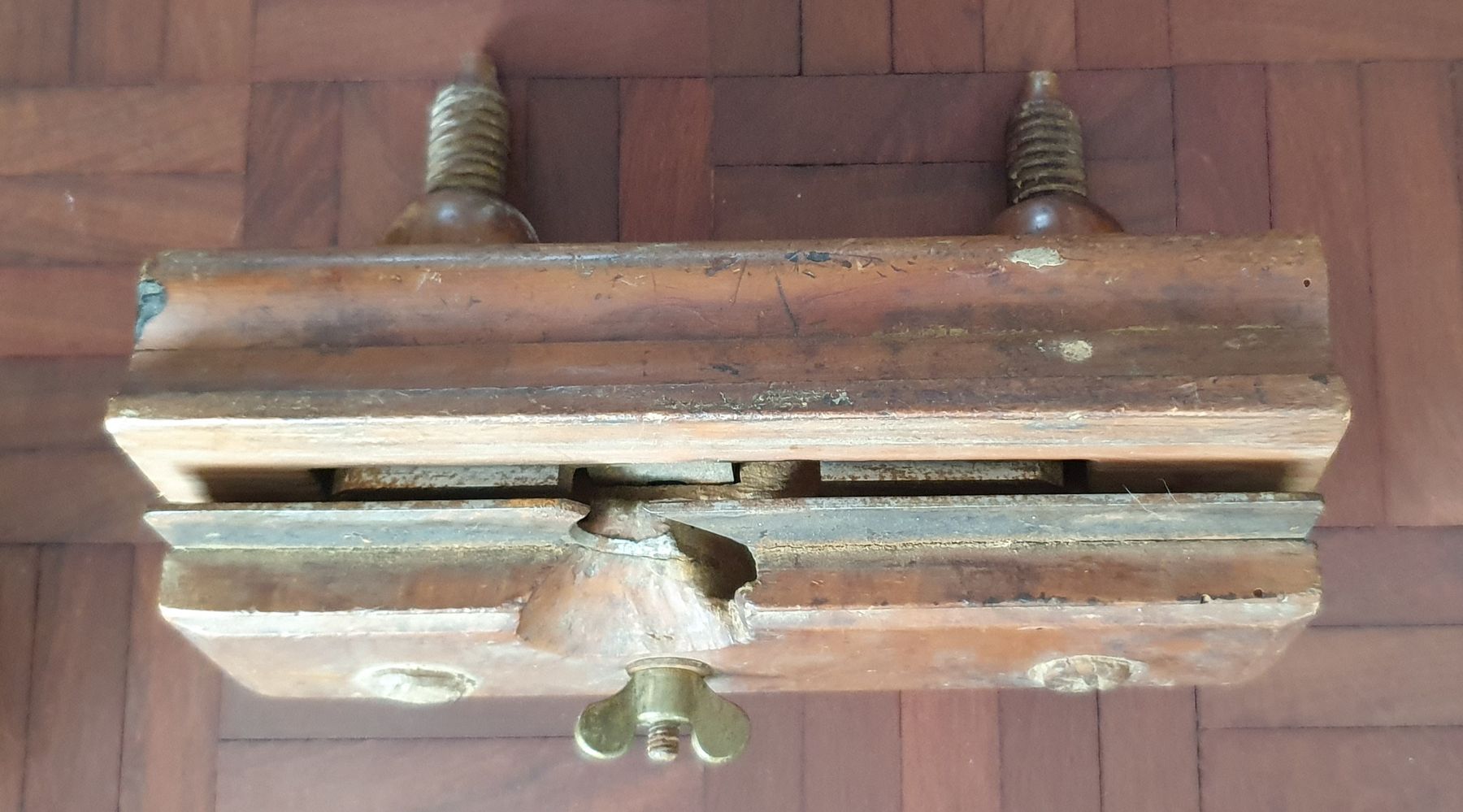 Tutti gli attrezzi: 3 Antike Holzhobel - Nuthobel – Usato da Kreuzlingen venduto da Rschweiz1 7