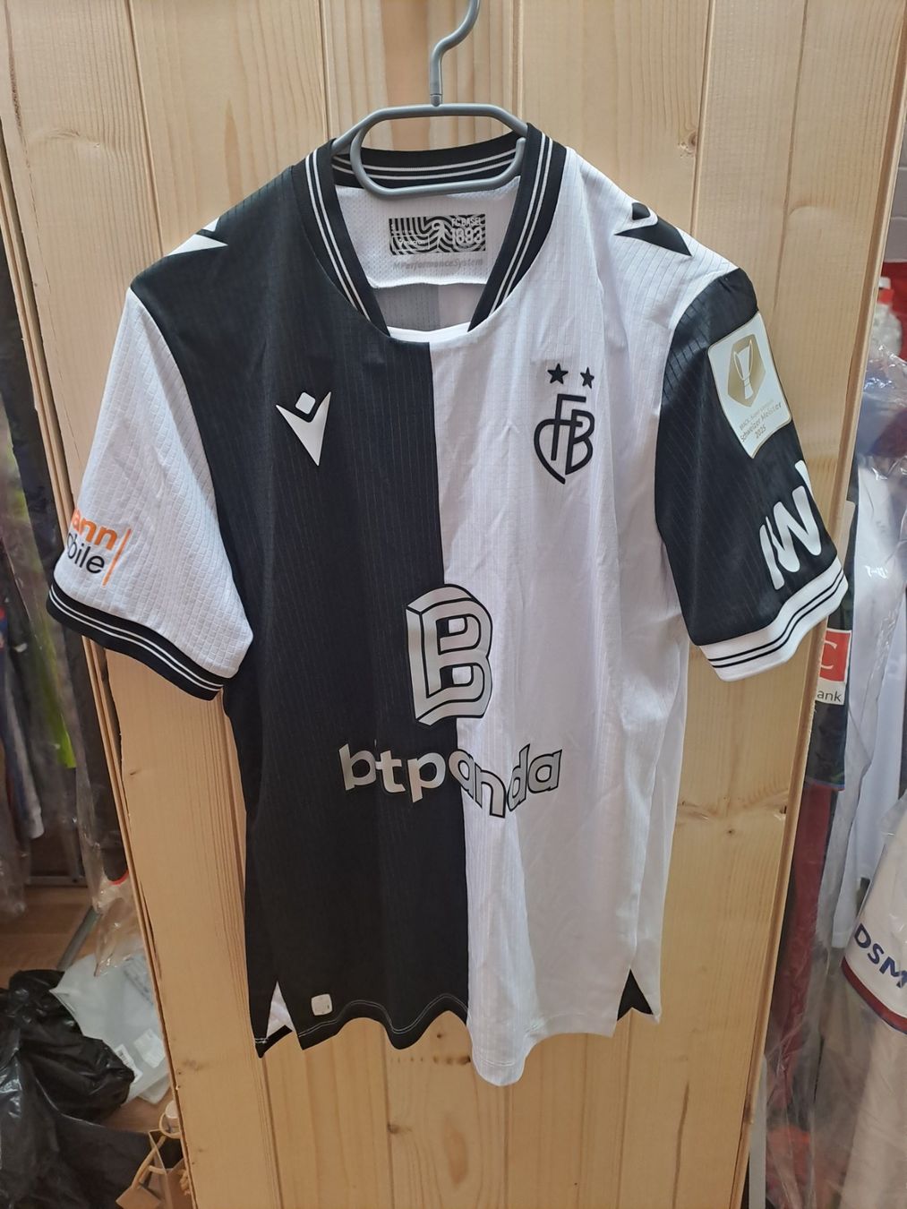 FC Basel Leibchen & Hosen: FC Basel 3rd 25/26 – Neu und originalverpackt aus Pratteln von olliw