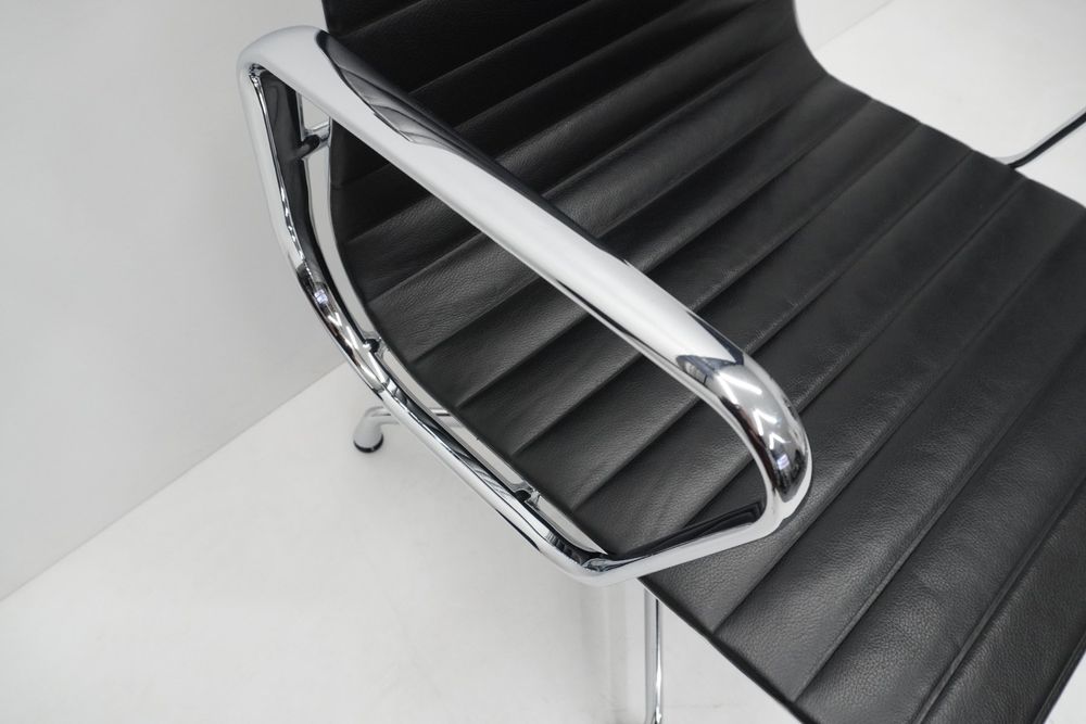Original Vitra Eames Alu Chair EA107 EA108 Leder nero 8