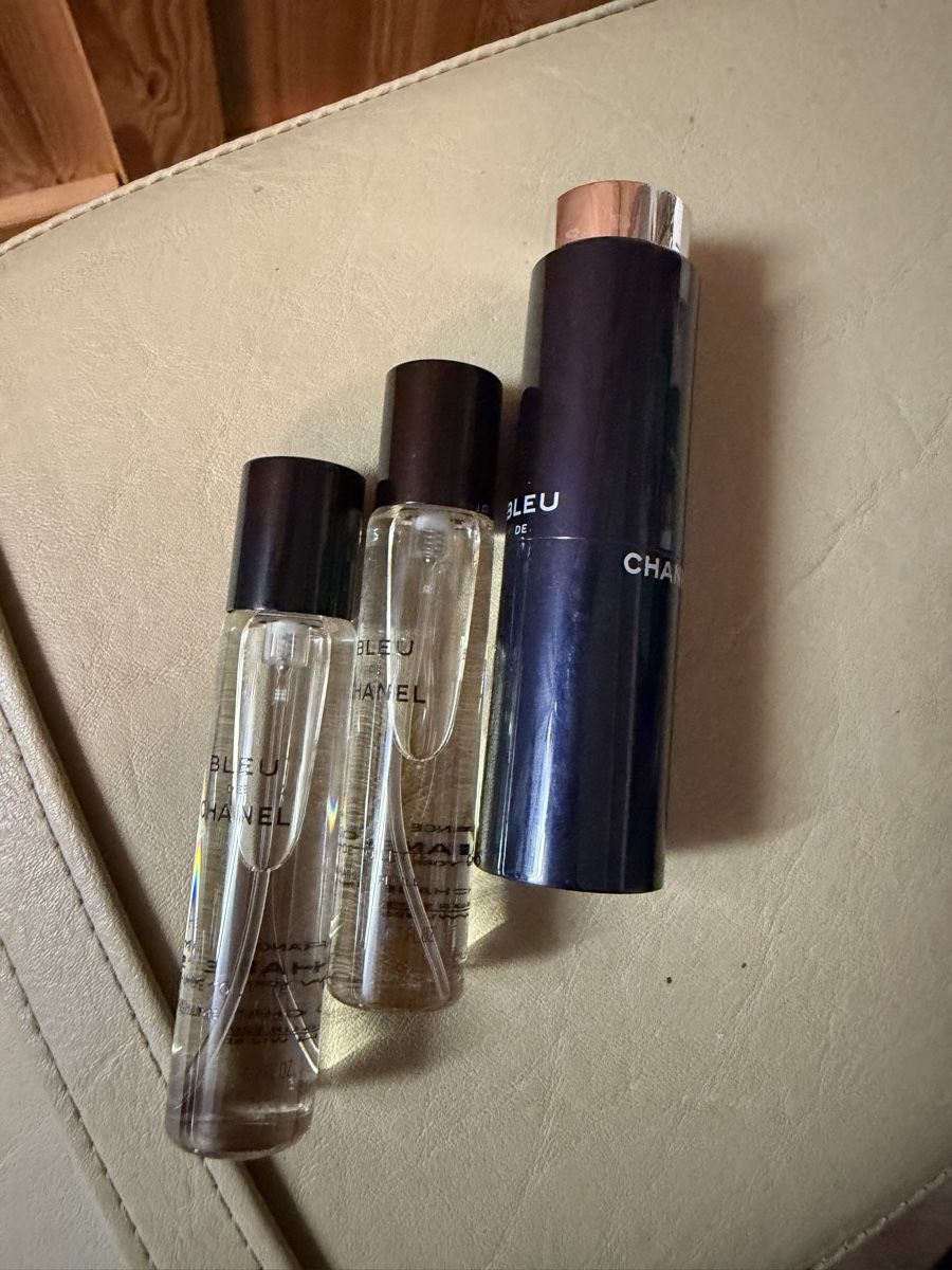 Chanel Profumi & Eau de Toilette: Chanel Bleu de Chanel Twist and Spray – Nuovo (secondo la descrizione) da Triesenberg venduto da dom_hd56