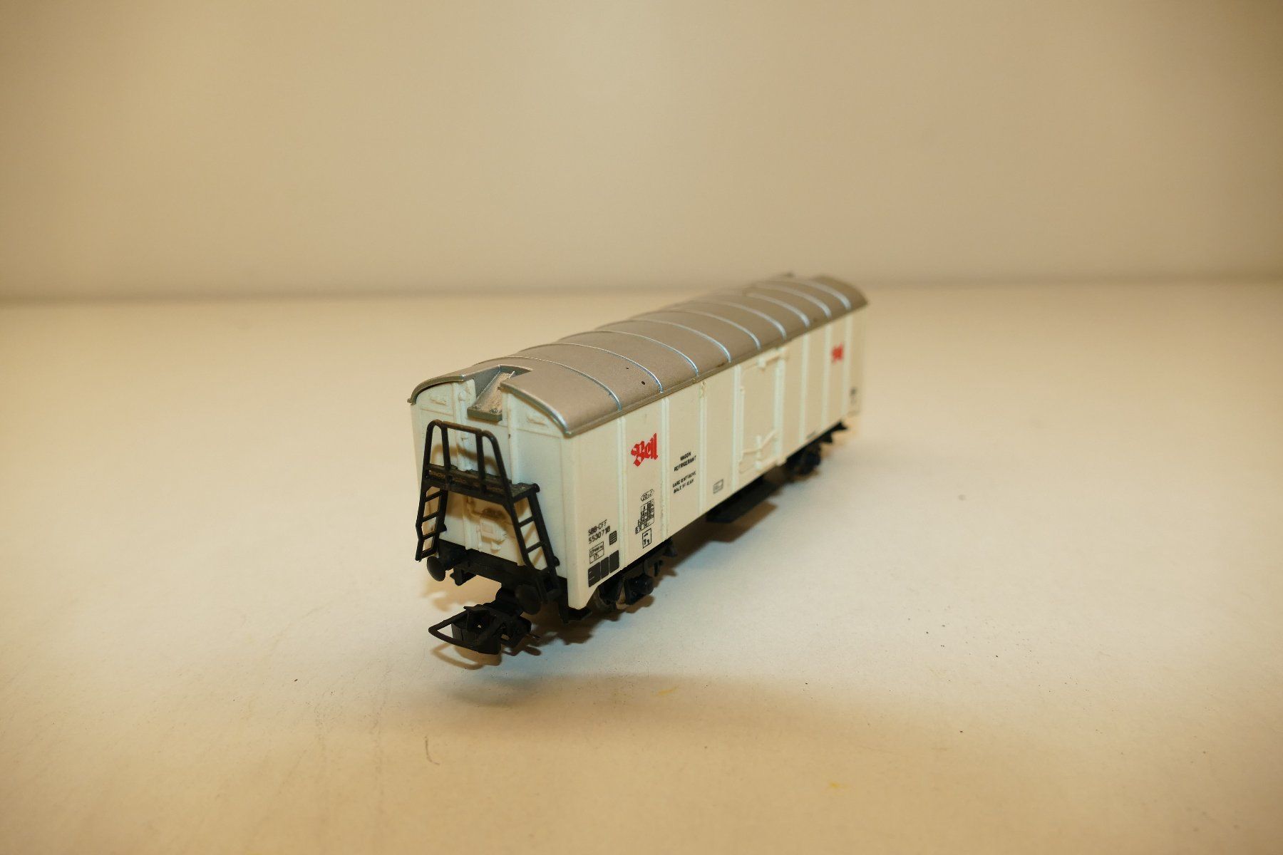 Rivarossi Modellini di ferrovie: Rivarossi H0: SBB Kühlwagen Bell – Usato da Niederhasli venduto da rail-duerst 1