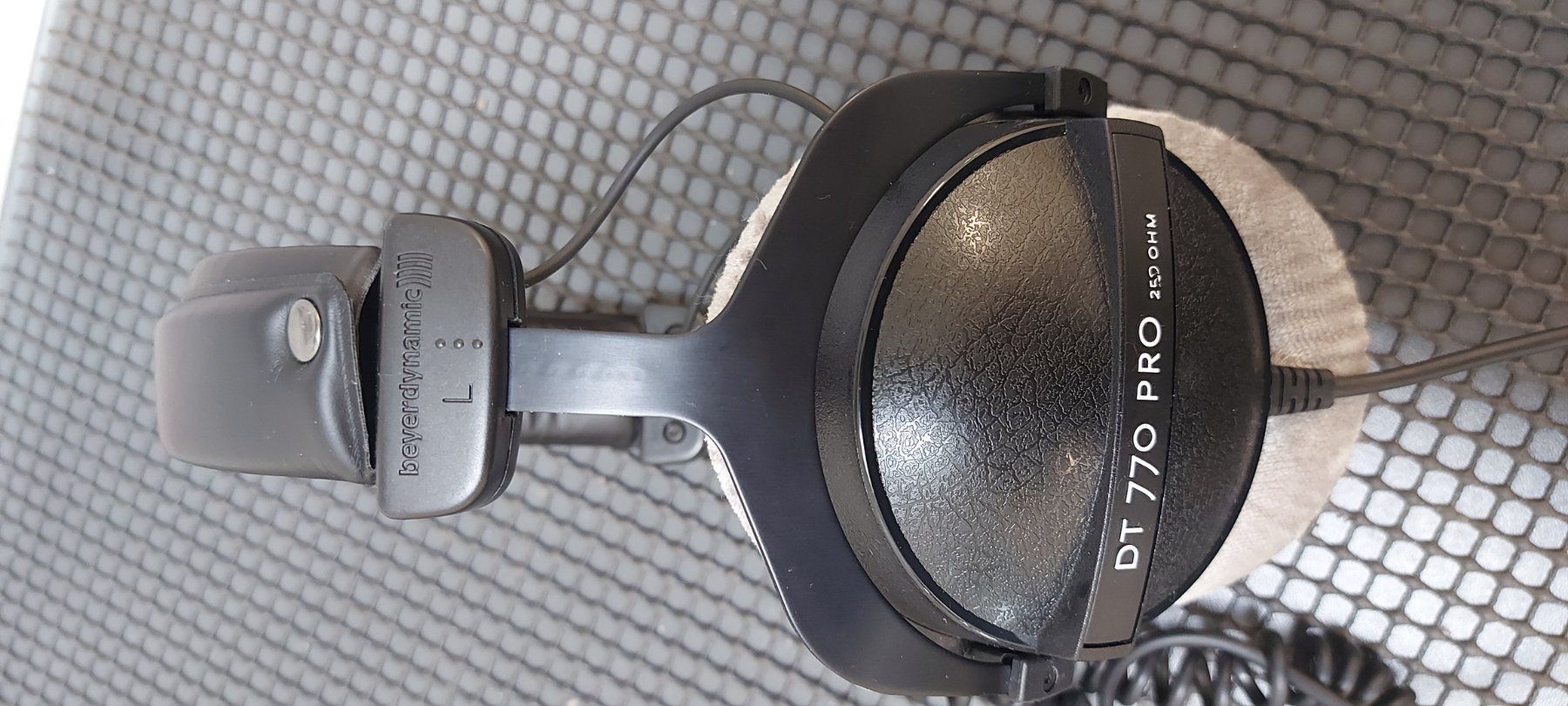 Beyerdynamic Cuffie: Beyerdynamic DT 770 Pro 250 Ohm , neuwertig – Nuovo (secondo la descrizione) da Glattbrugg venduto da Swissmusik 2