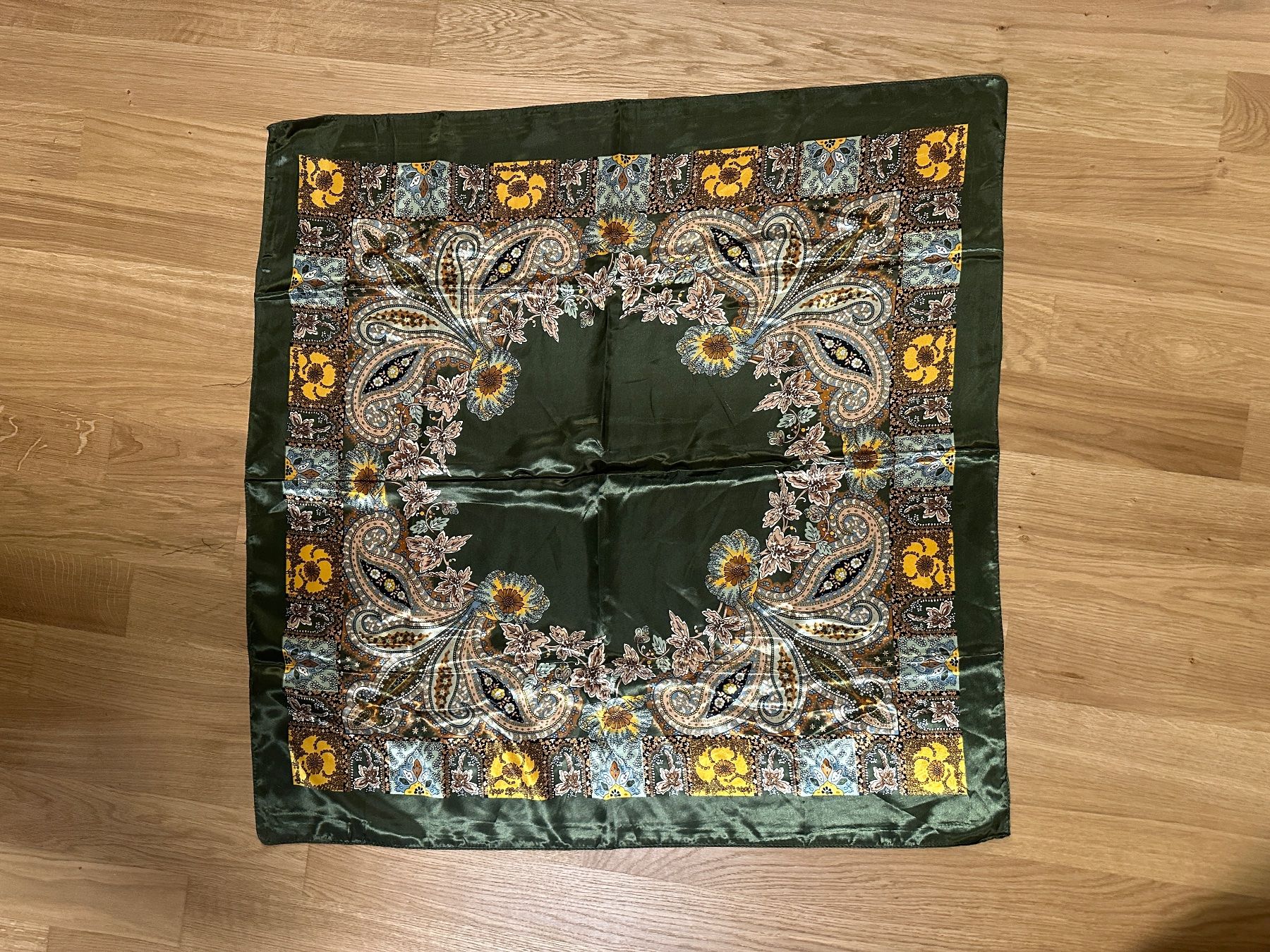 Foulards, Tücher & Schals: Tuch Schal Vintage Grün gemustert – Gebraucht aus Lufingen von ott_r59k