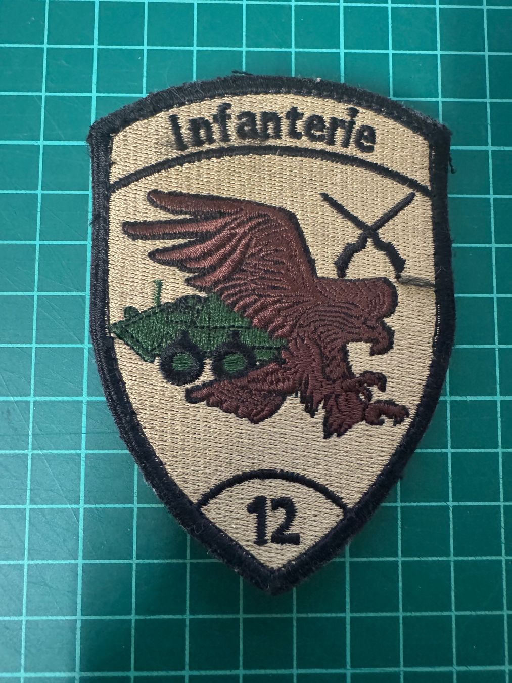 Schweizer Armee Placchette & Badge: INFANTERIE BADGE, ABZEICHEN SCHWEIZER ARMEE – Usato da Ostermundigen venduto da L29