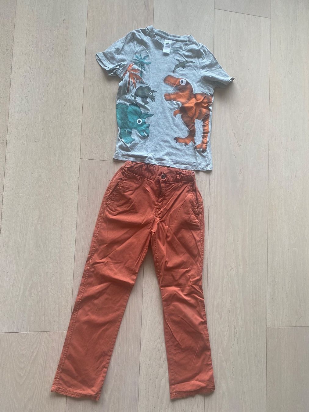 Kleiderpakete & -sets: Hose & T-Shirt, Gr. 134 – Gebraucht aus Anières von elenafred