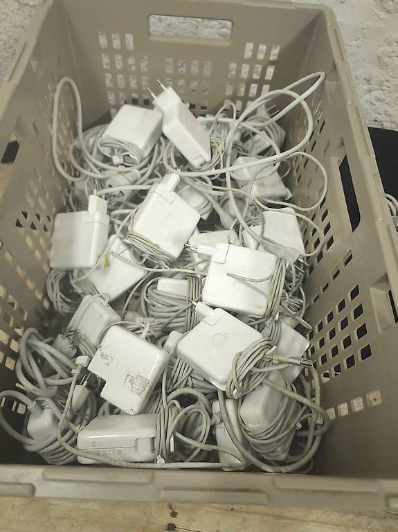 Apple Caricabatterie: Apple Ladegeräte – Usato da Binningen venduto da saviola01 4