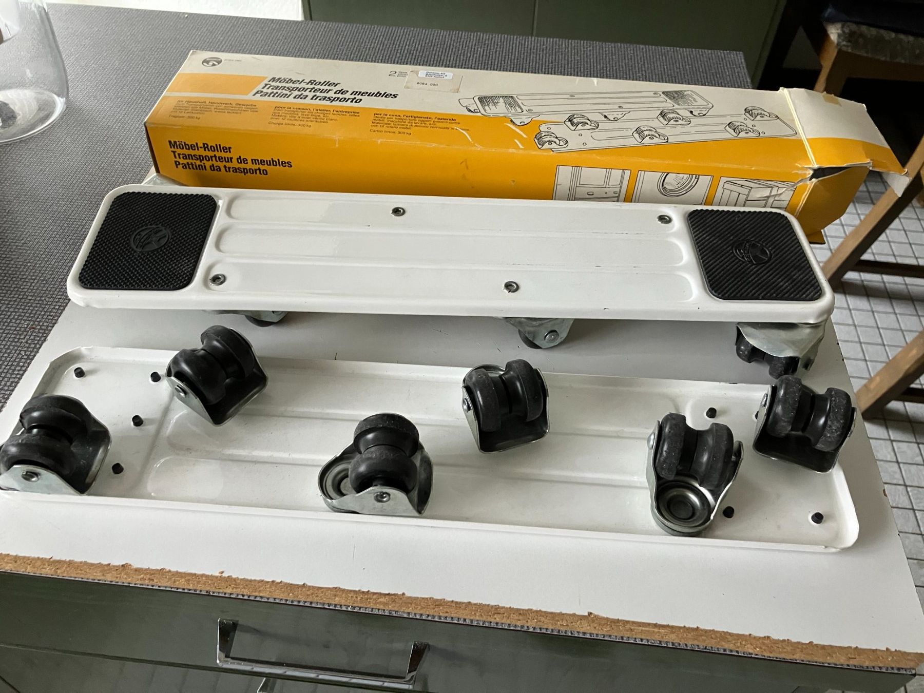 Altro per stoccaggio & trasporto: Möbel-Roller  neu mit 12 Lenkrollen – Nuovo e nell'imballaggio originale da Aadorf venduto da heiluz15 2