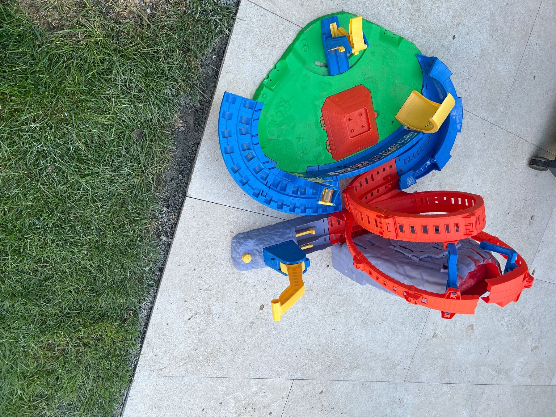 Hot Wheels Giocattoli: Hot Wheels Trackset / Spielbahn – Usato da Oberbüren venduto da predrag87 3