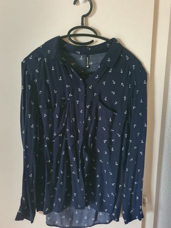Dunkelblaues Hemd mit Ankerprint