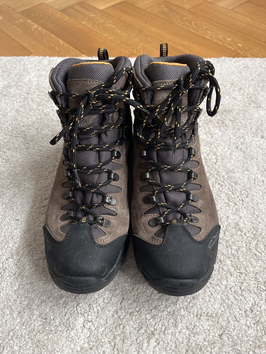 Scarpe da uomo: Chaussures de marche – Usato da Lutry venduto da meg_pk9l