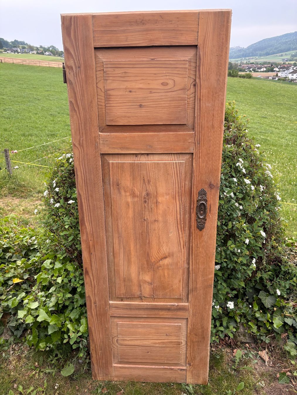 Porte: Antike Schranktüre mit Möbelschild – Usato da Schleinikon venduto da msfwmw2 4