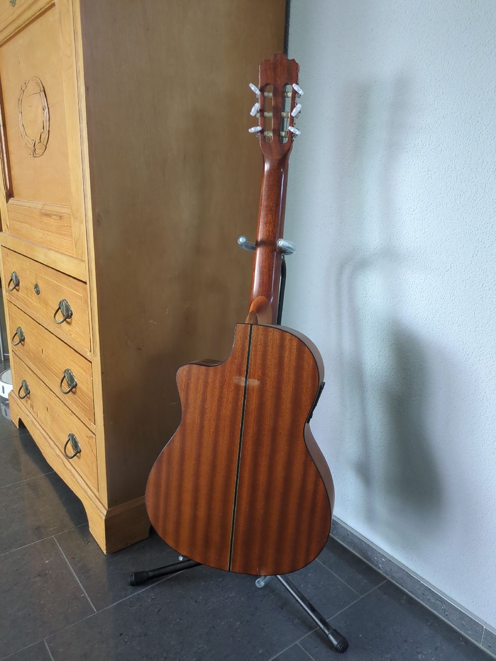 Instruments de musique: Klassische Gitarre mit Tonabnehmersystem – D'occasion à Küttigen par scal.a76 1