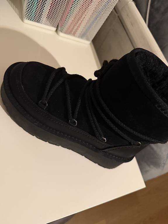 Scarpe da donna: Winterboots Grösse 37 schwarz – Usato da Pratteln venduto da melanievik 1