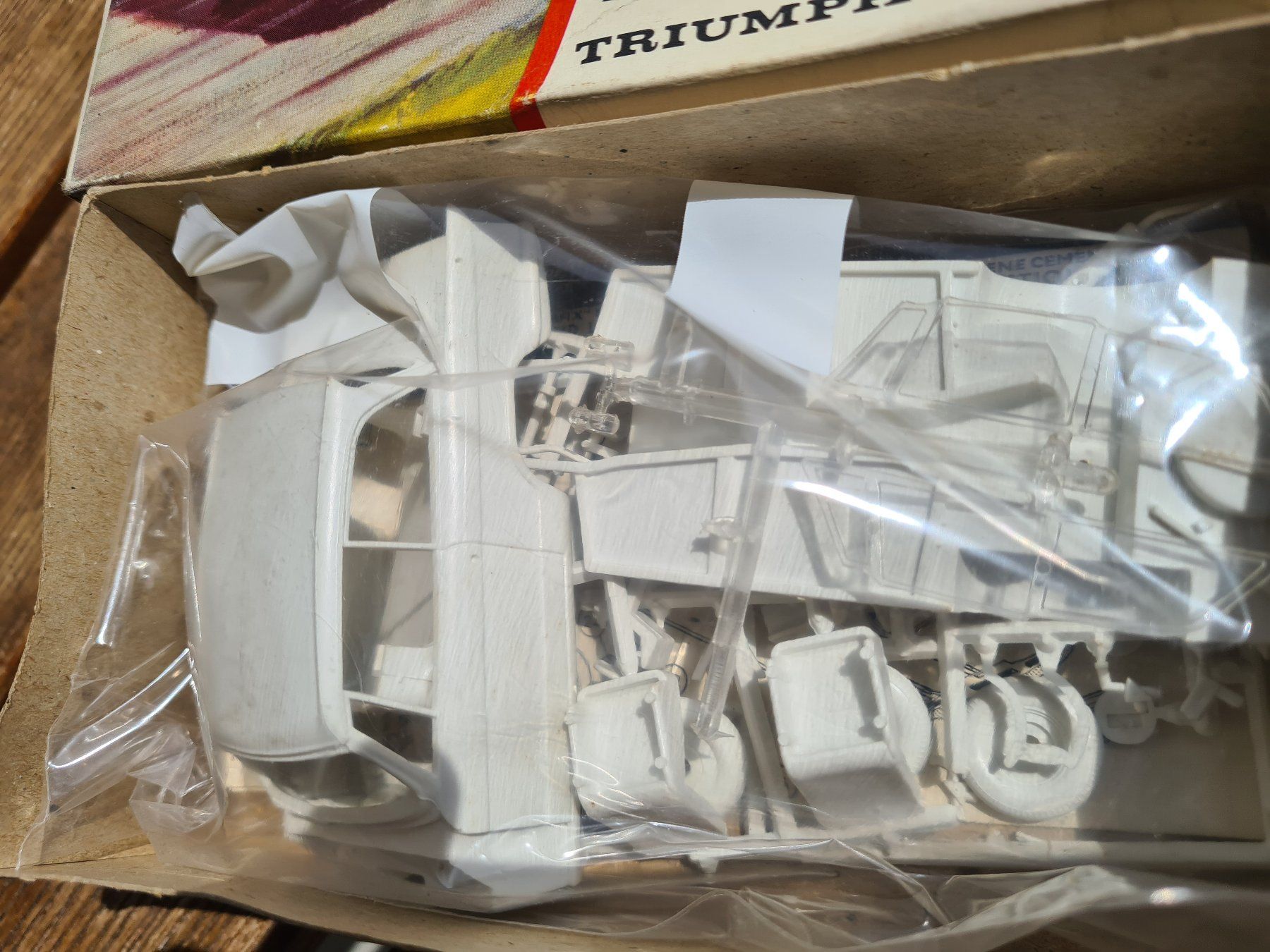 Triumph Modellini d'auto: AIRFIX 32 SCALE Triumph Herald – Usato da Basel venduto da Solarbebop 3