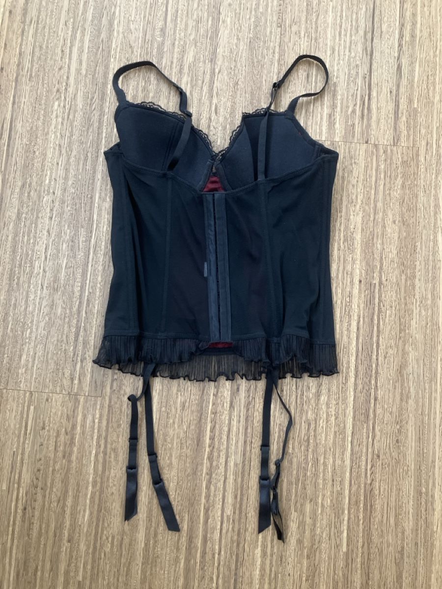 Altra biancheria intima: Korsett mit Strumpfhaltern rot schwarz Grösse 85B – Usato da Ruggell venduto da VegasGirl 1