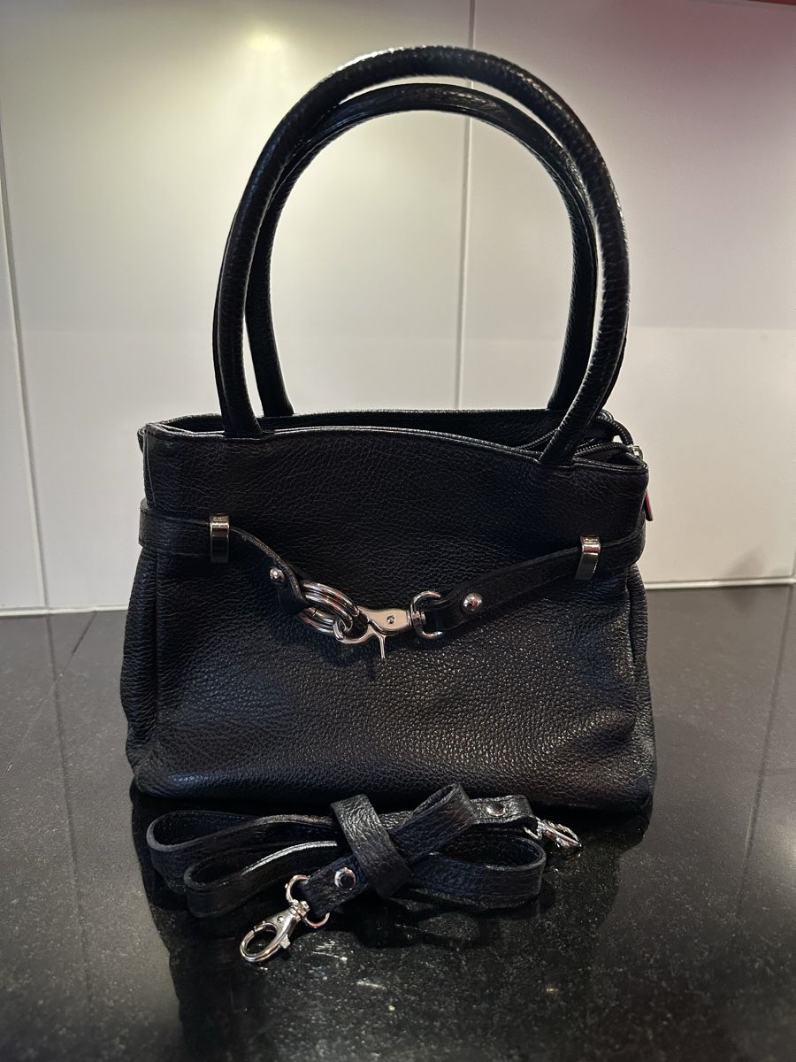 Borse da donna: Schwarze Ledertasche Handtasche inkl. Schultergurt – Nuovo (secondo la descrizione) da Münsingen venduto da Innchen