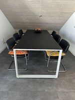 Esstisch Metall und Glas