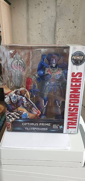 Statuette: OPTIMUS PRIME – Nuovo e nell'imballaggio originale da Buchs LU venduto da san_df8f