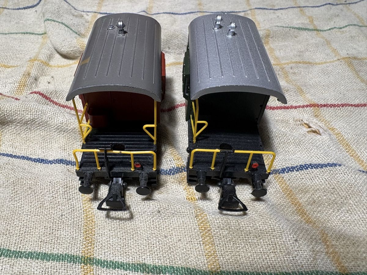 Roco Modellini di ferrovie: Roco Begleitwagen  2 Stück H0  – Usato da Balsthal venduto da hammer008 3