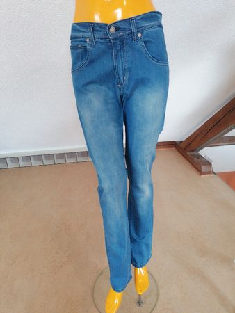 NOVALLY Jeanshose, Gr. 40, Limited Edition / Neu