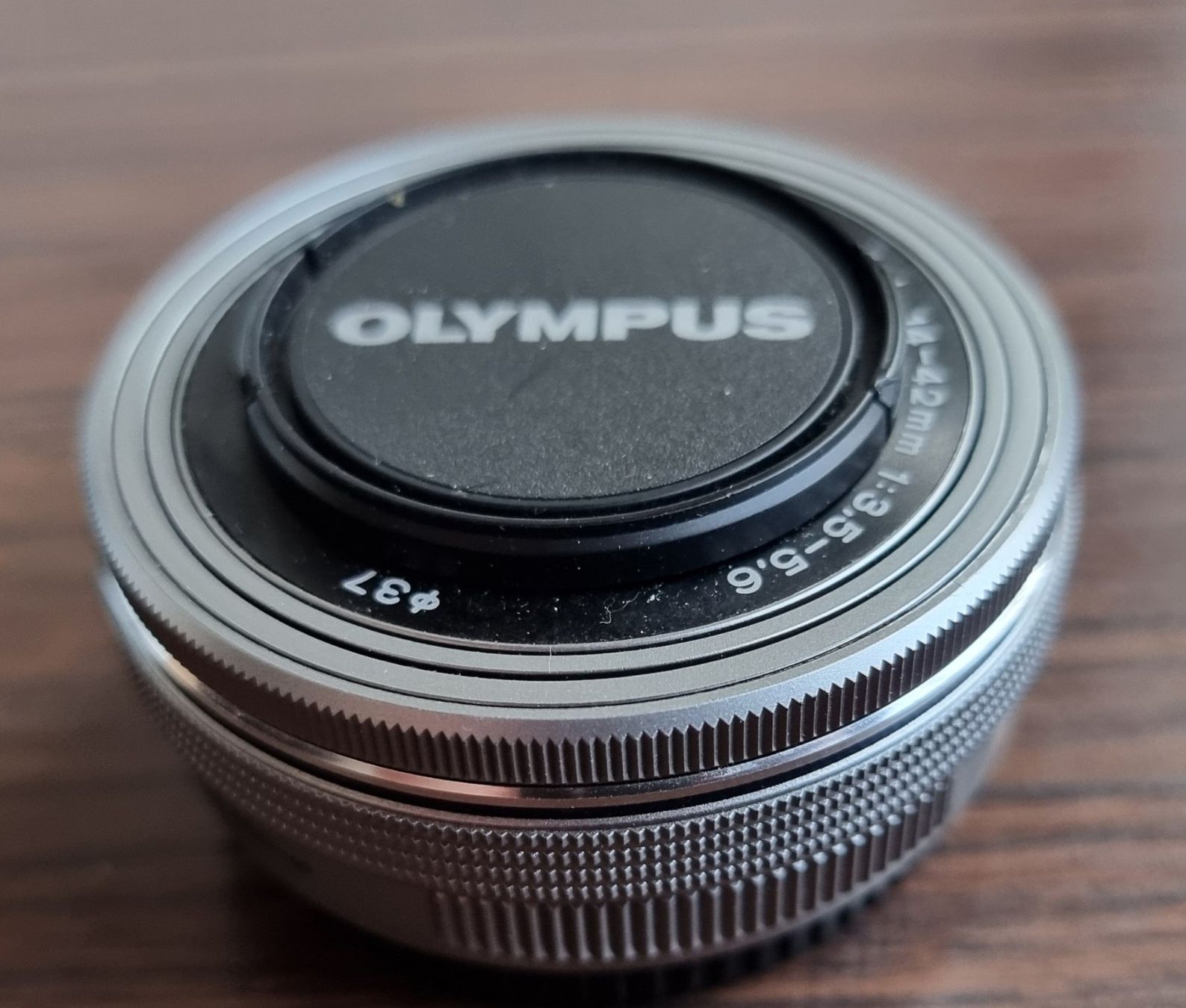 Olympus Obiettivi: Olympus Objektiv 14-42mm 1:3.5 - 5.6 MFT – Usato da Au ZH venduto da Krokodil08