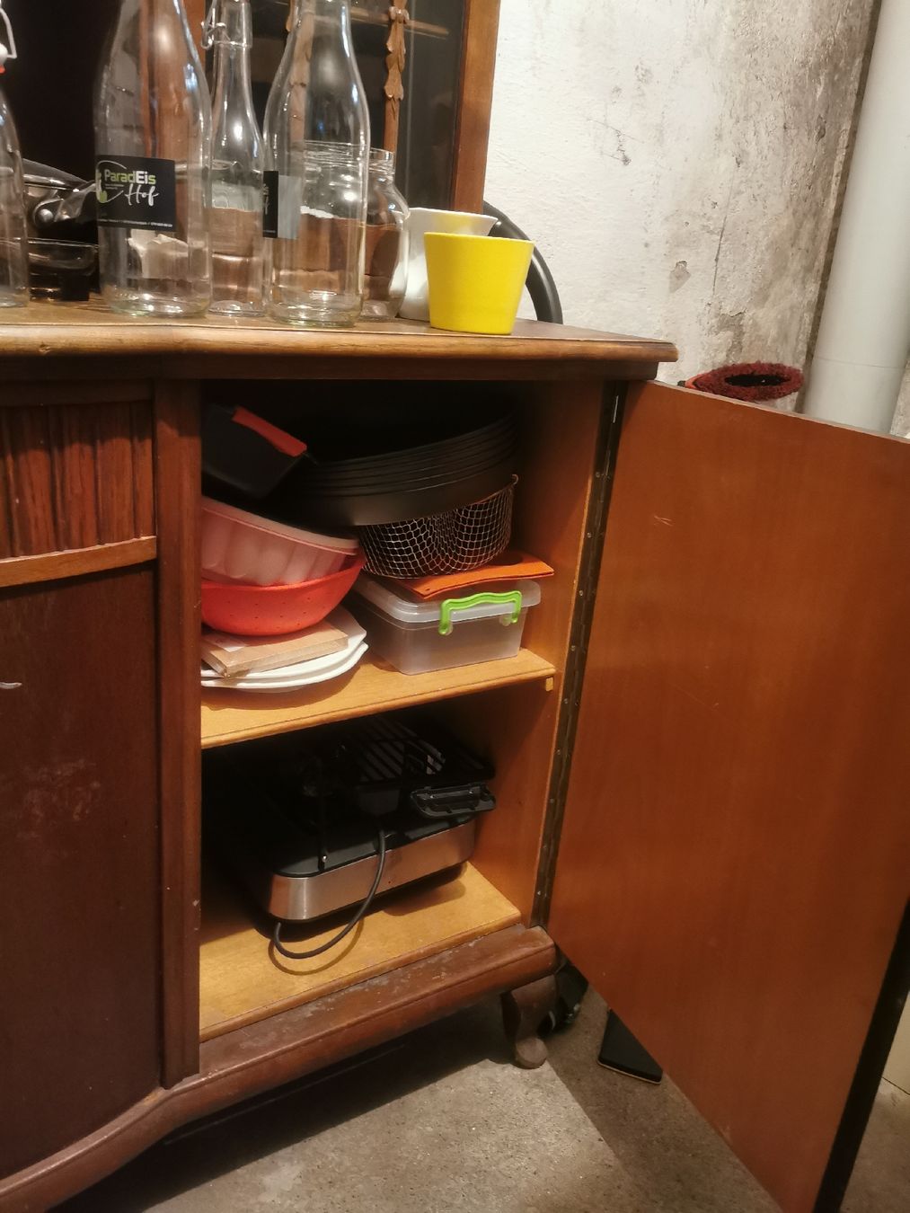Armadi: Antiker Vitrinen Holzschrank – Usato da Weisslingen venduto da Seba-Hero 5
