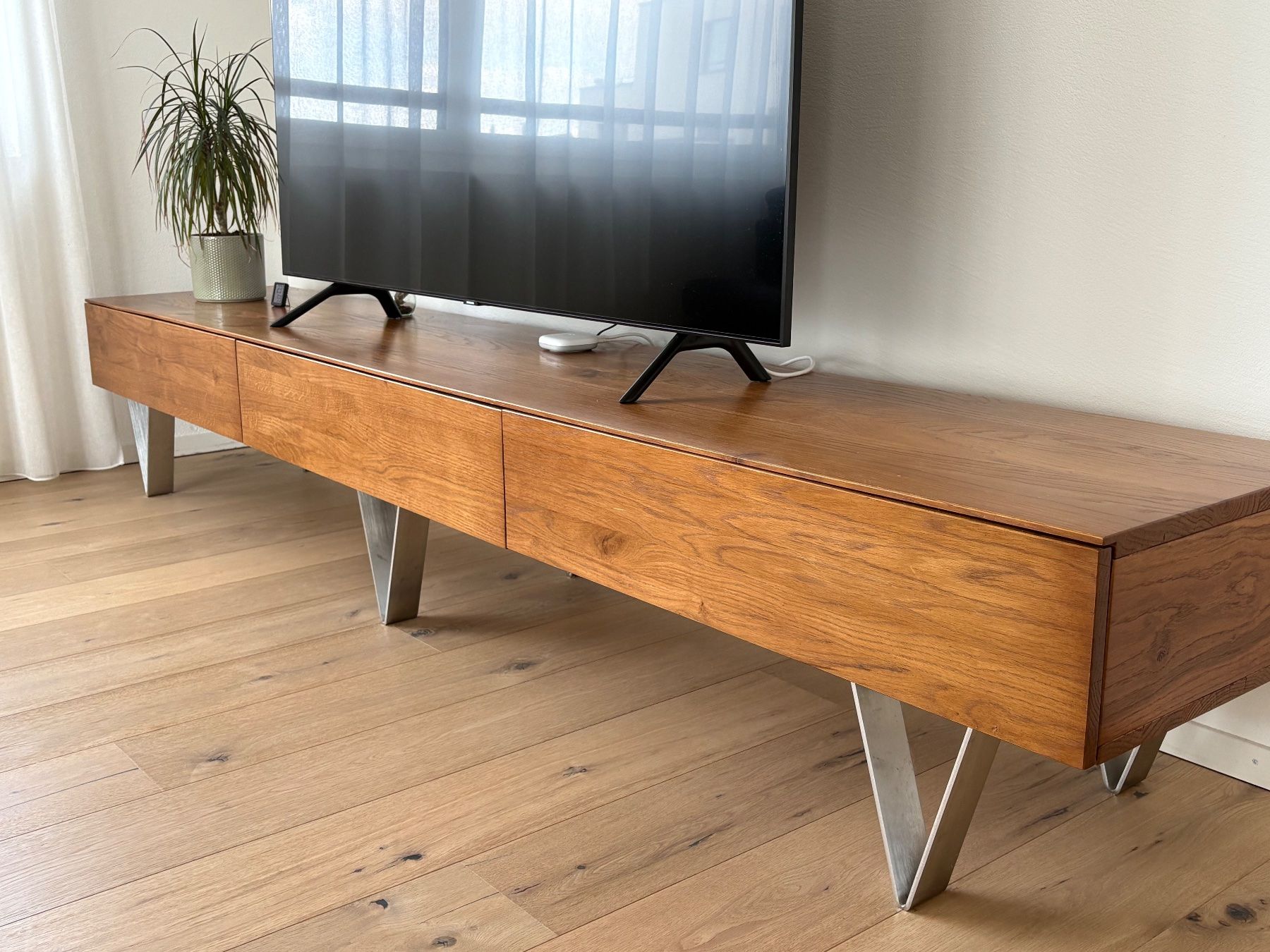 Mobili TV: Lowboard, Massivholz Eiche – Usato da Affoltern am Albis venduto da edina26 1