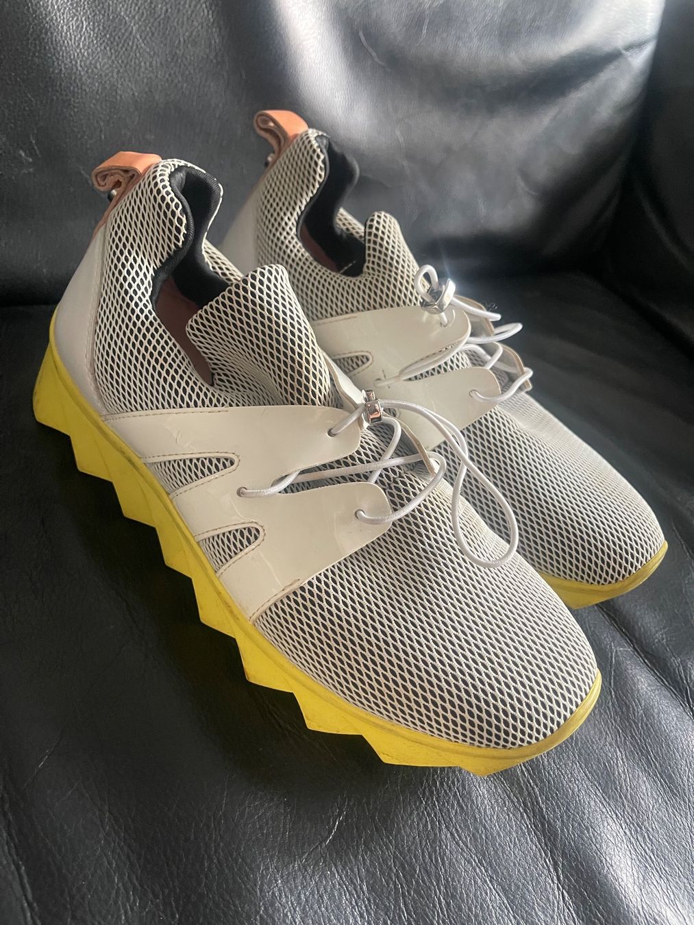 Chaussures femmes: MARCCAIN sneakers – D'occasion à Hinterkappelen par simona67