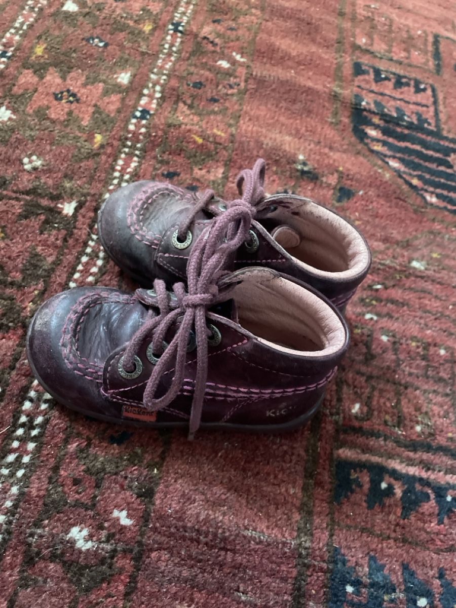 Kickers Chaussures garçon: Kickers Kinderschuhe lila Leder – D'occasion à Basel par rap_9hqy