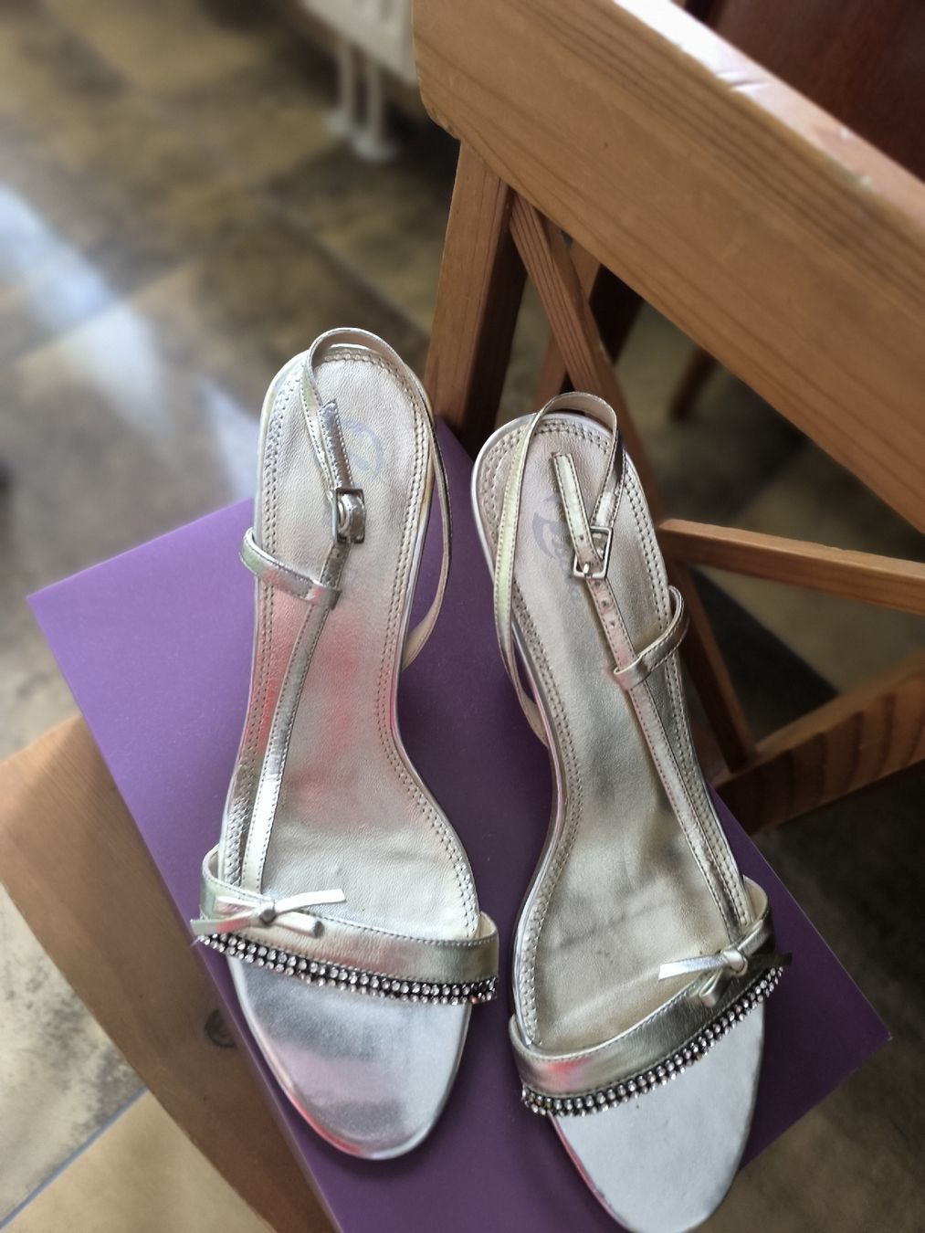 Damenschuhe: Damenschuhe Sandalen silber Grösse 40 – Gebraucht aus Hölstein von fam_y9yz 1