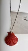 Collana lunga con ciondolo a conchiglia rossa nuovo