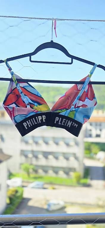 Top: Top/bra Philipp Plein multicolor  effetto graffiti – Usato da Chiasso venduto da AlissON 1