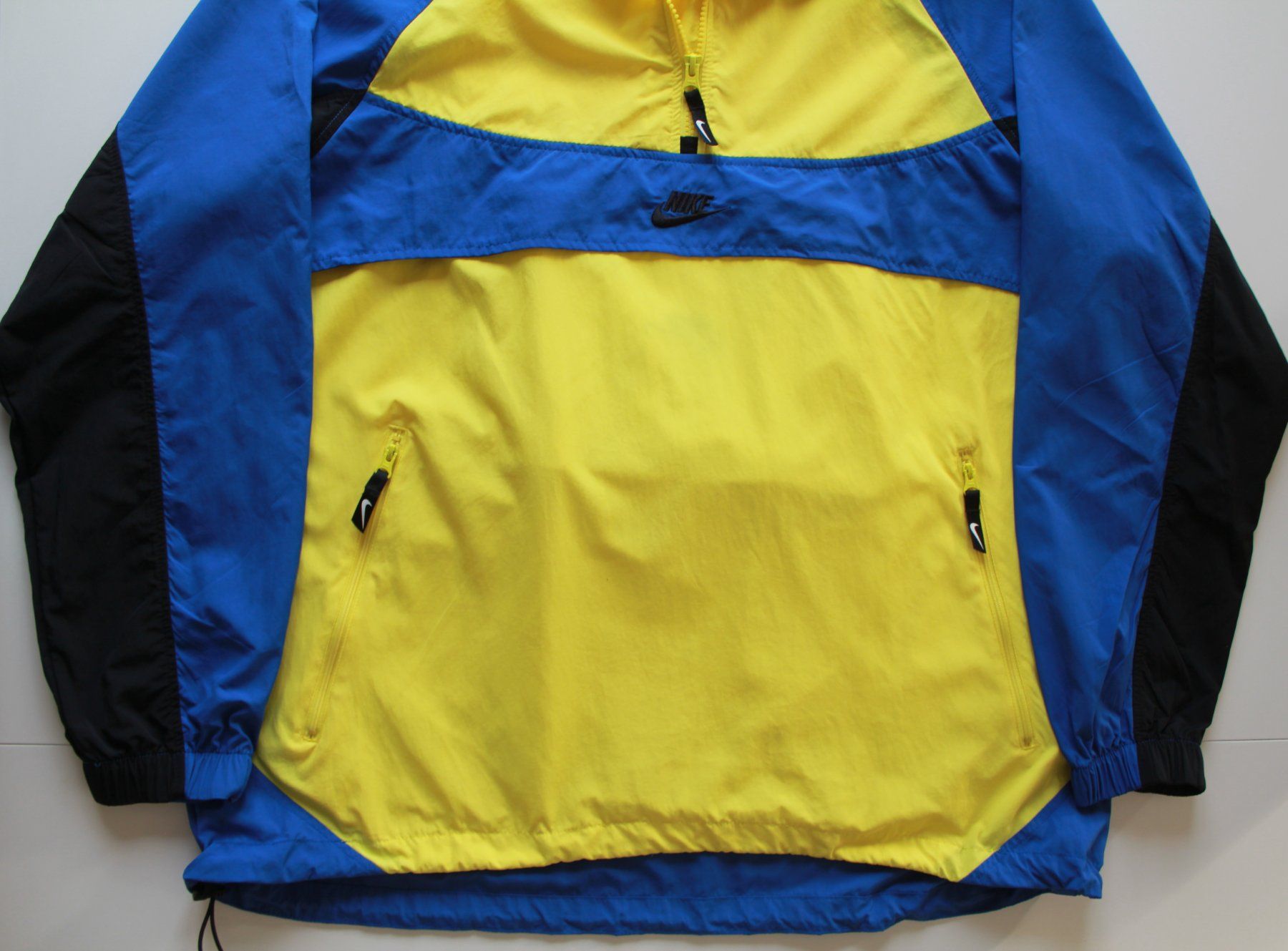 Nike Giacche: Veste Nike t. M – Usato da Peseux venduto da Gilloss 4