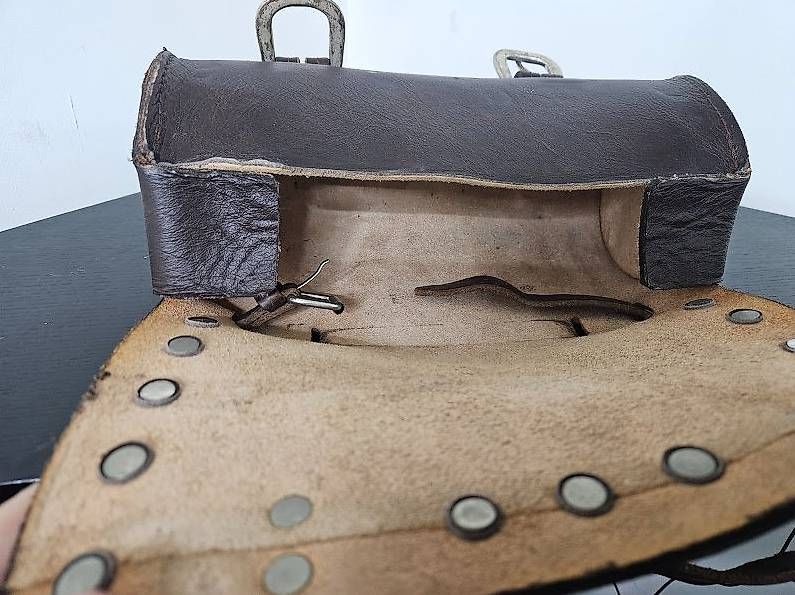 Tutti i ricambio per moto: Werkzeugtasche Leder Motorrad – Usato da Emmen venduto da Big-Bigler 3