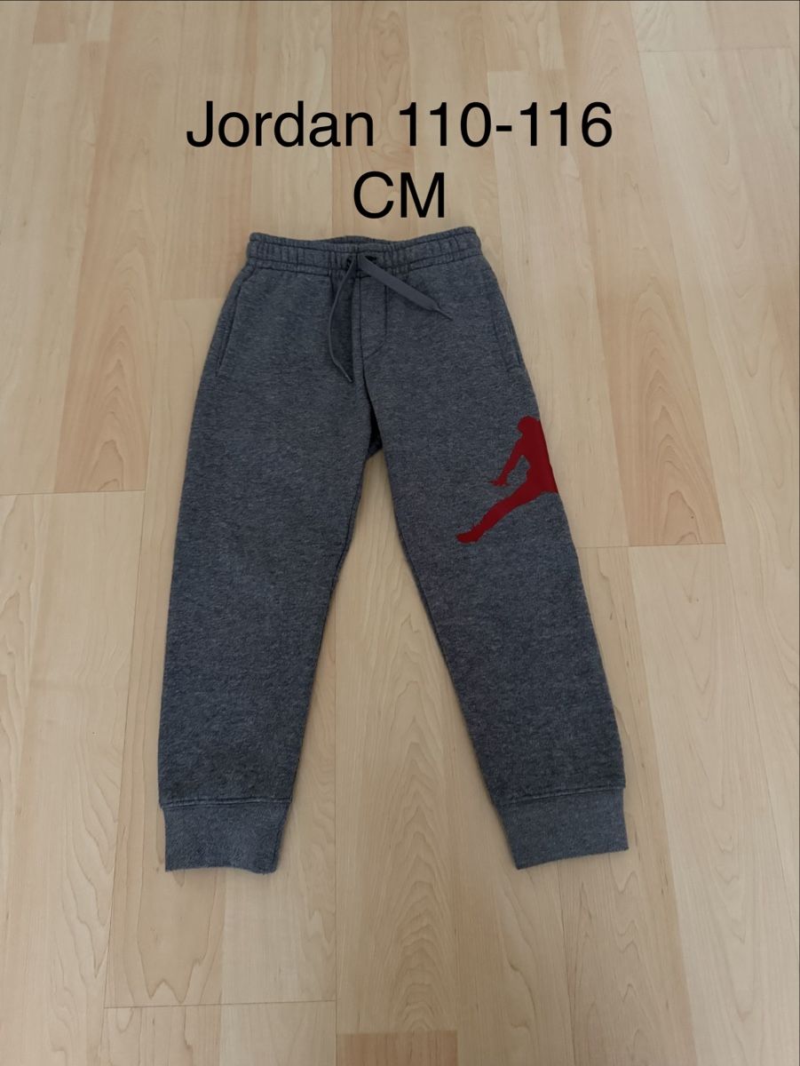 Jordan Pantaloni: Jordan Jogginghose Grösse 110-116 – Usato da Rotkreuz venduto da luxurybe