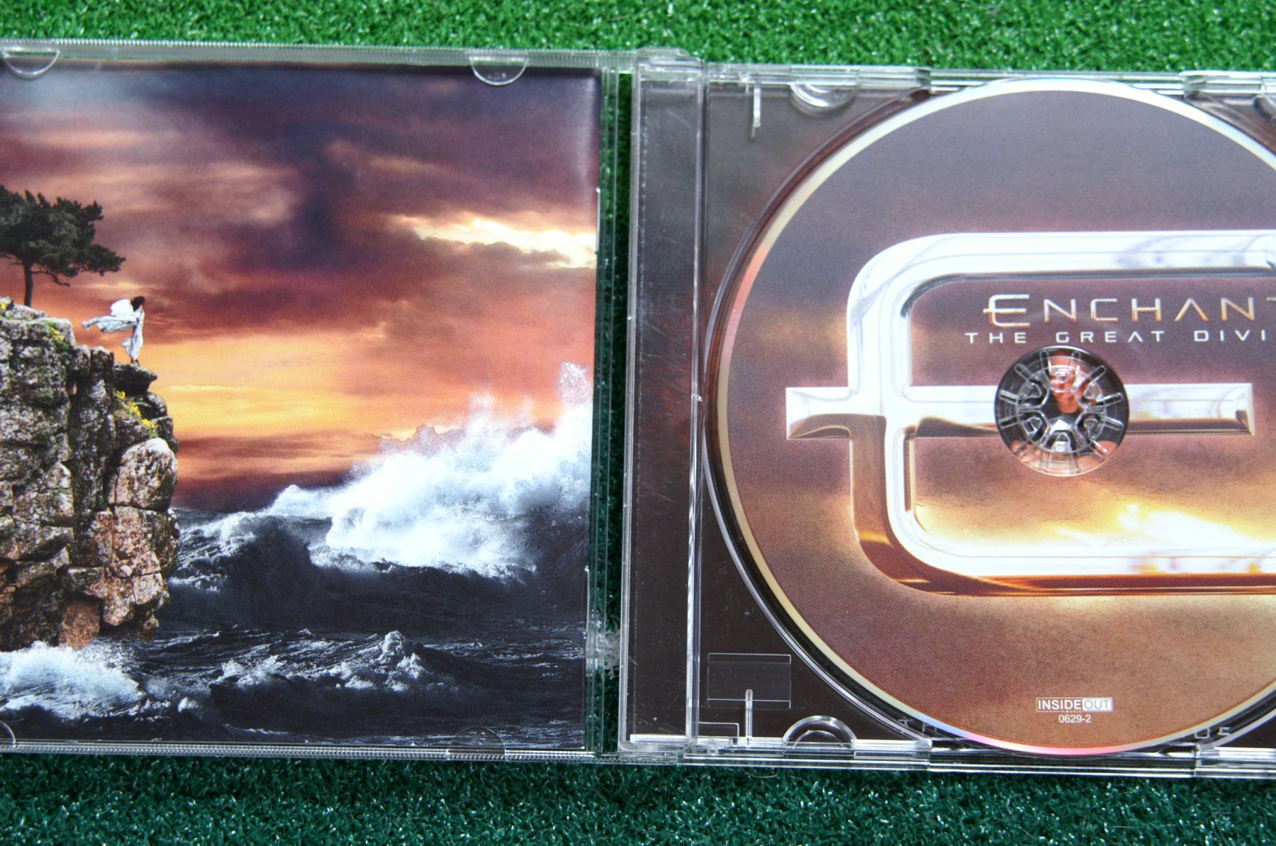 CDs: Enchant - The Great Divide – Gebraucht aus Flamatt von Herzkarst 2