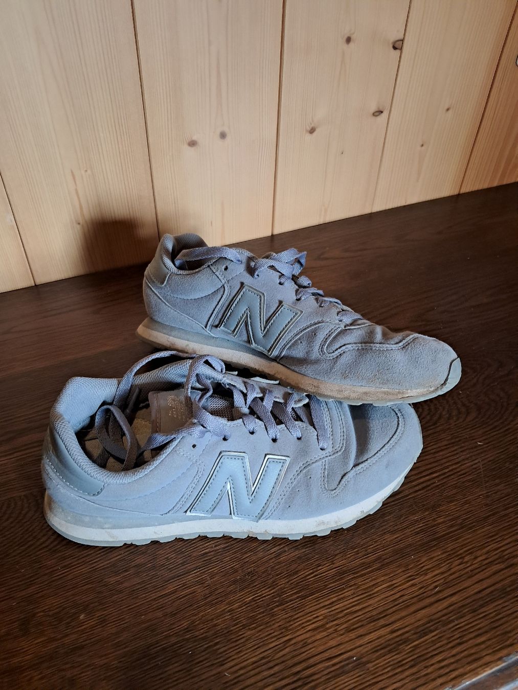 New Balance Herrenschuhe: NewBalance grau Gr.40 – Gebraucht aus Boll von Fabischa